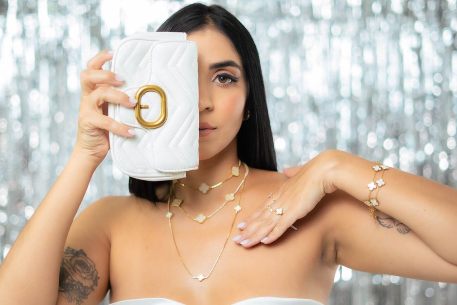 Astuces pour éviter de perdre ses bijoux en voyage